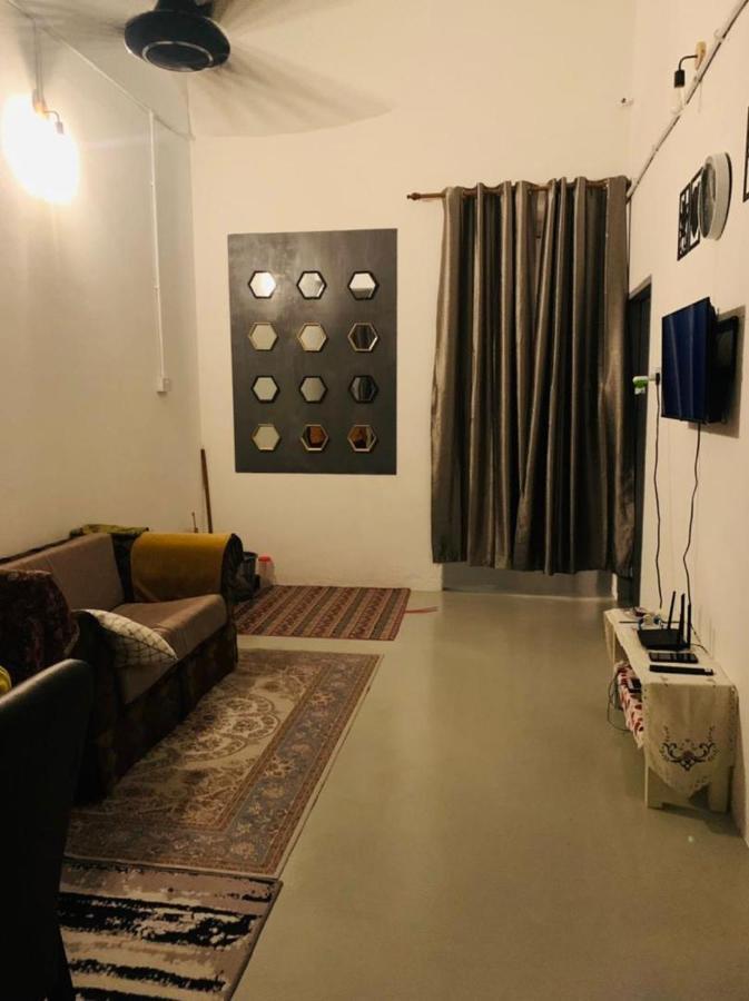 Spar Homestay Кота Бару Екстериор снимка